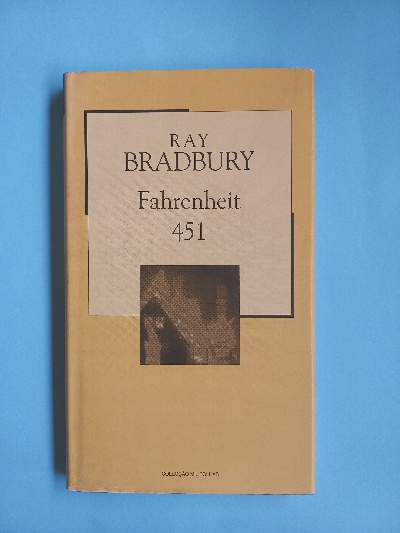 Capa do livro Fahrenheit 451