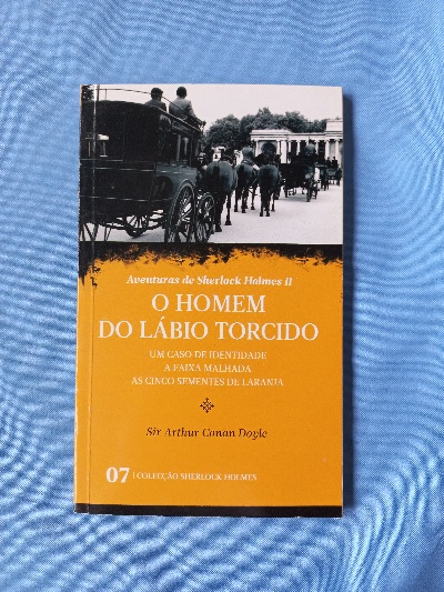 Capa do livro O homem do lábio torcido ; Um caso de identidade ; A faixa malhada ; As cinco semente...
