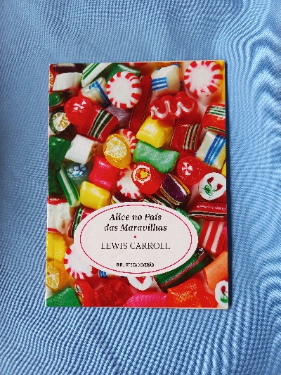 Capa do livro Alice no país das Maravilhas