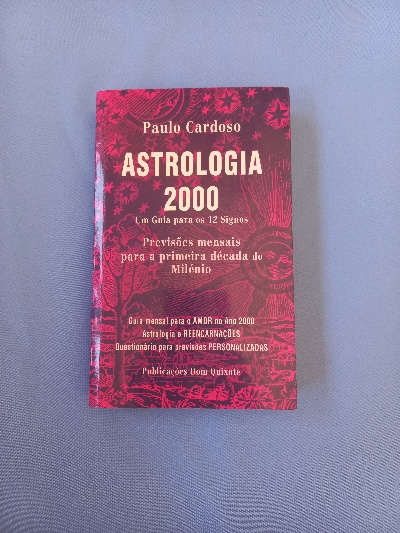 Imagem de capa do Astrologia 2000 - Um guia para 12 signos