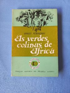 Capa do livro As verdes colinas de África