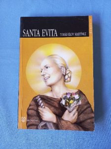 Capa do livro Santa Evita