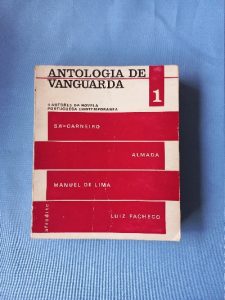 Capa do livro 4 Autores de Novela Portuguesa Contemporânea