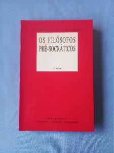 Capa do livro Os filósofos pré-socráticos