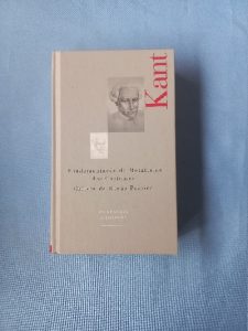 Capa do livro Fundamentos da Metafísica dos Costumes - Crítica da Razão Prática